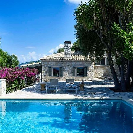 Villa Ioli- Beachfront Luxury Residence Igoemenitsa Buitenkant foto