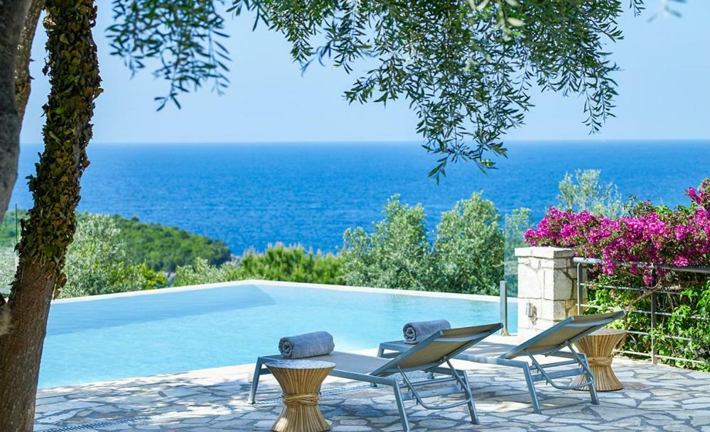 Villa Ioli- Beachfront Luxury Residence Igoemenitsa Buitenkant foto