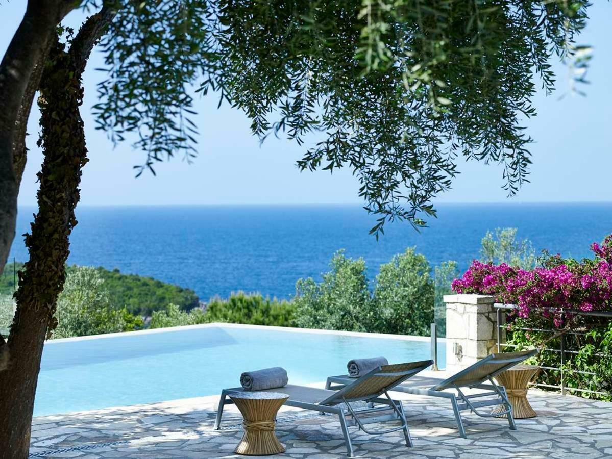 Villa Ioli- Beachfront Luxury Residence Igoemenitsa Buitenkant foto