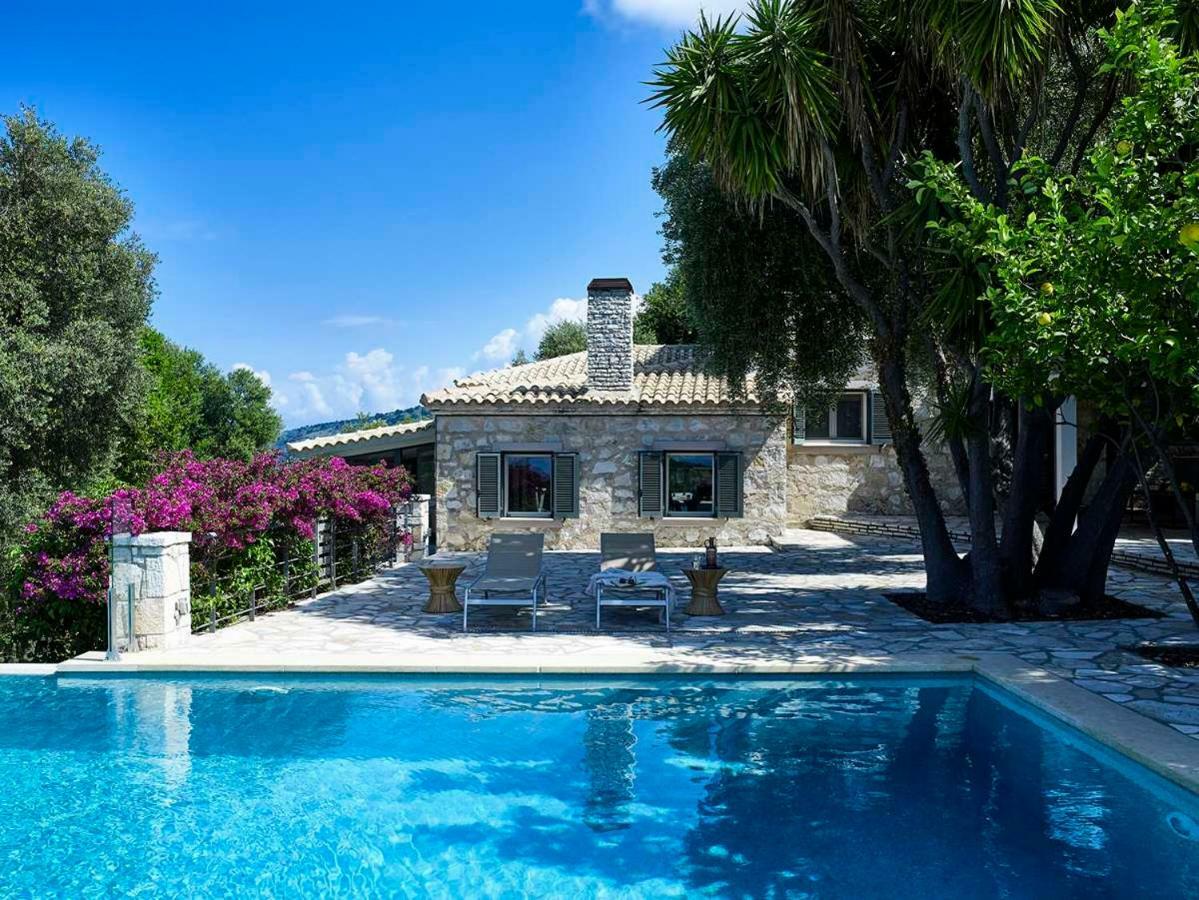 Villa Ioli- Beachfront Luxury Residence Igoemenitsa Buitenkant foto